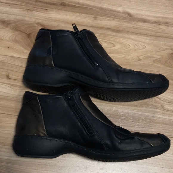 Rieker double-zip Ankle Bootie - Picture 4 of 10